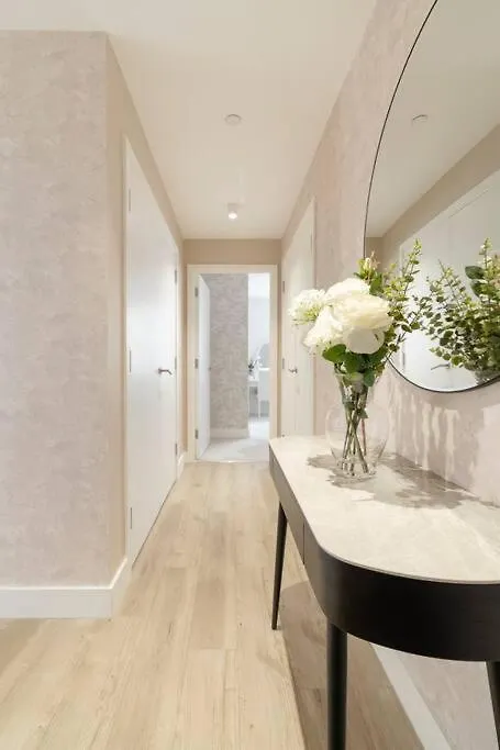 Lovely En-Suite Flat With Balcony And Parking. London Großbritannien