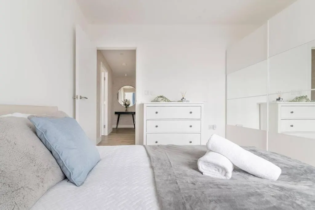 Lovely En-Suite Flat With Balcony And Parking. London 0*,  United Kingdom